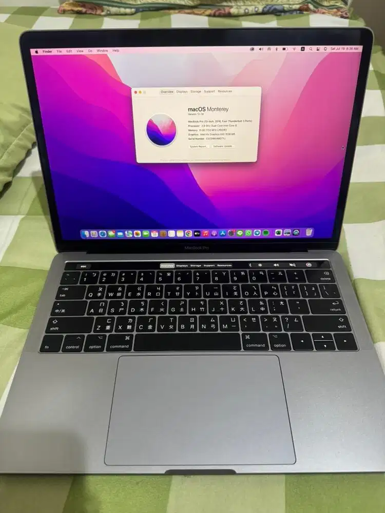 Macbook Pro 2016 with Touchbar 8/256