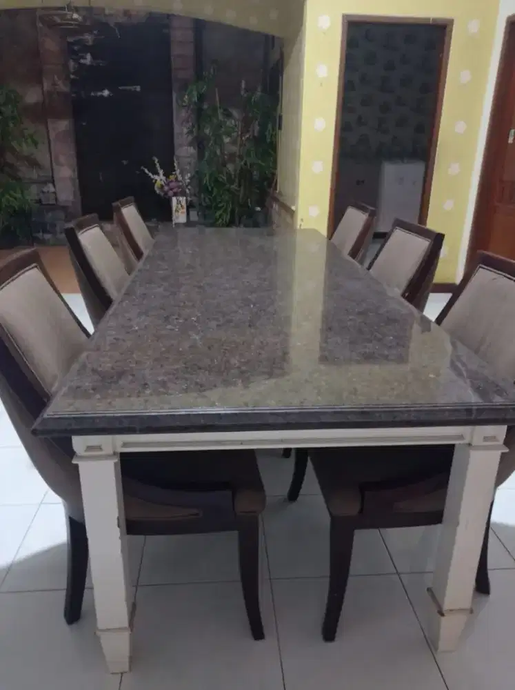 Meja makan mewah, granite asli + kursi makan.