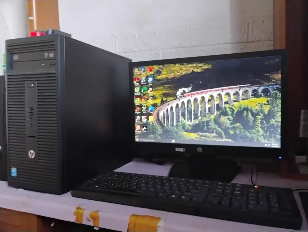 Pc gaming Roblox dan PB / intel gen4 + ram 8gb + monitor 19inch HP
