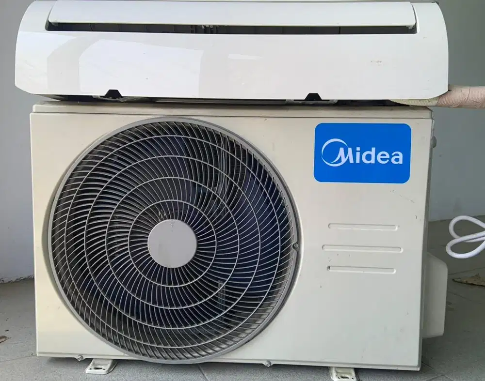 Jual cepat AC Midea 1/2 PK Second
