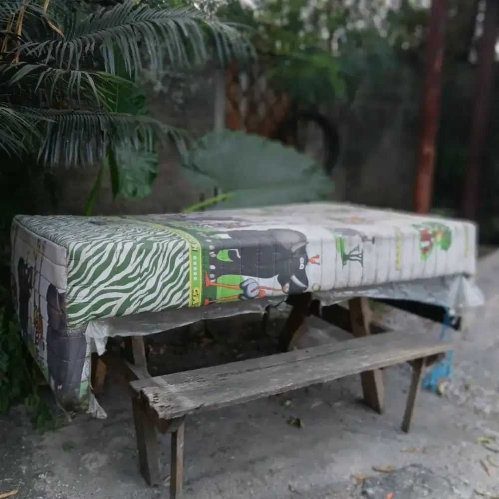 Dijual bangku meja kursi kayu&kasur
