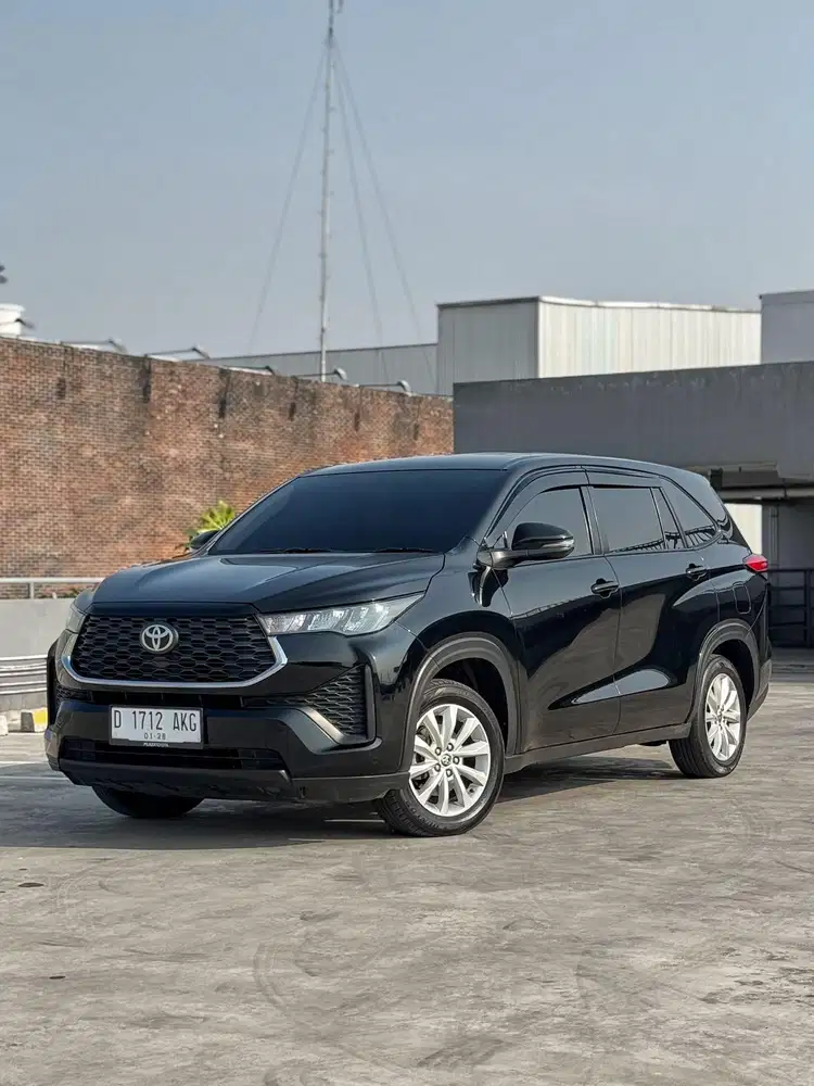 Toyota kijang innova zenix G CVT 2023 nik 2022 bandung hitam