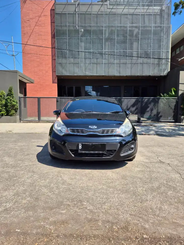 Kia Rio 1.4 AT 2014