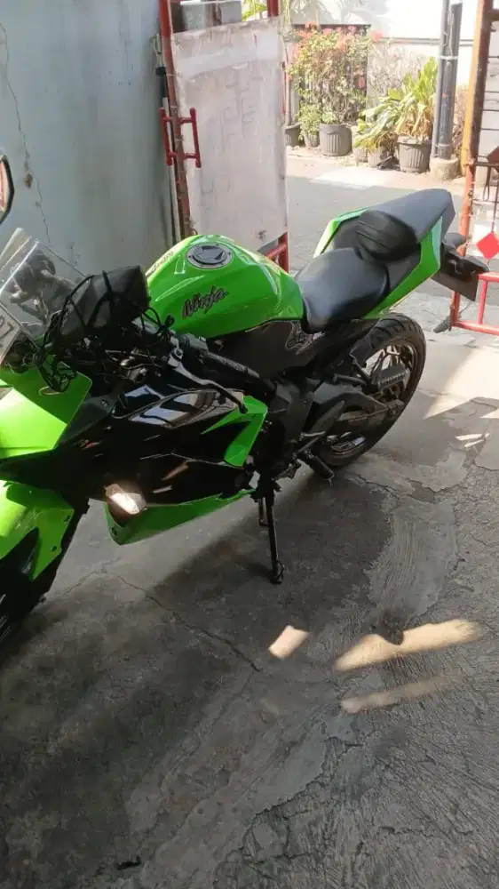 DIJUAL MOTOR NINJA WARNA HIJAU BODDY MULUS