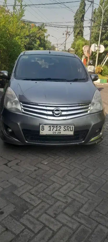 Di Jual Grand Livina Ultimate AT 2013