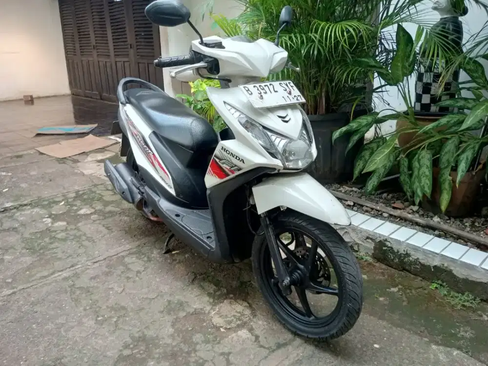 Honda beat FI thn 2014 pajak hidup plat B dki selatan