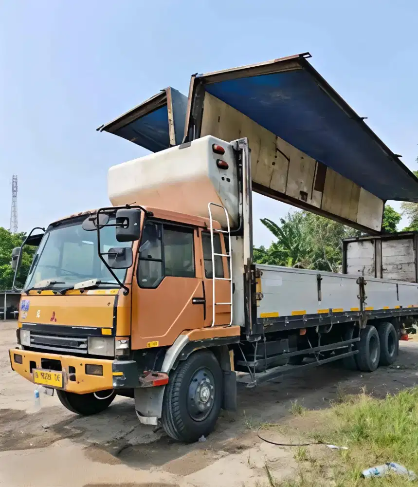 Mitsubishi Fuso FN517 ps220 Tronton 6x2 wingbox hidrolik 2013
