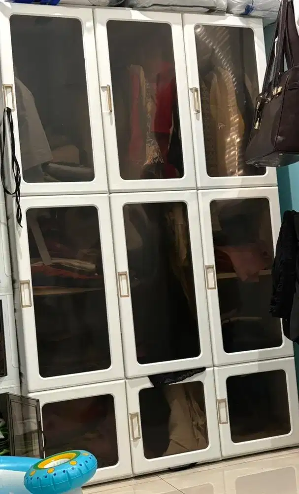 Lemari baju dan rak sepatu