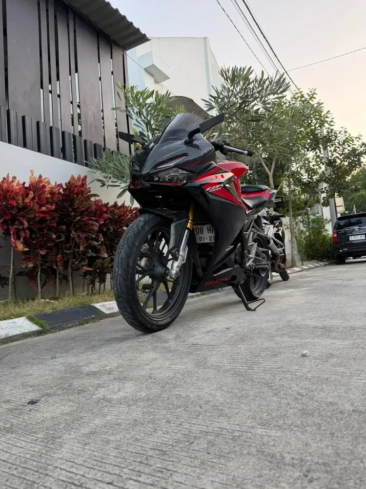 Dijual/ Tukar tambah/ barter CBR 150R full modif