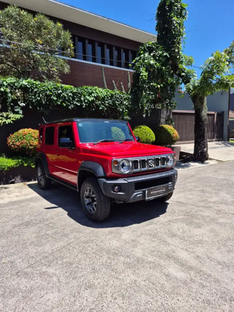 Suzuki Jimny Long 1.5 Automatic 4x4
Tahun 2024