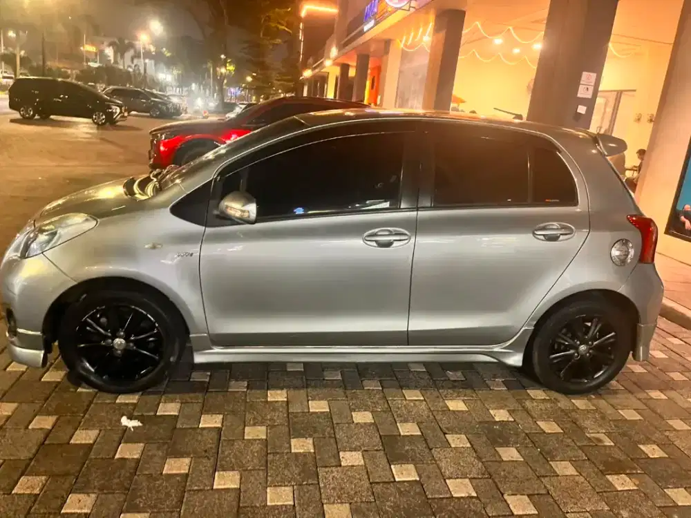 Toyota Yaris Bakpau2012 AT
