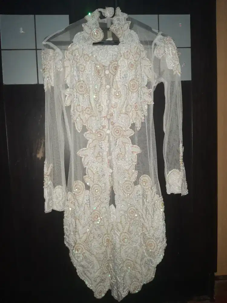 Prelove kebaya putih payit akad