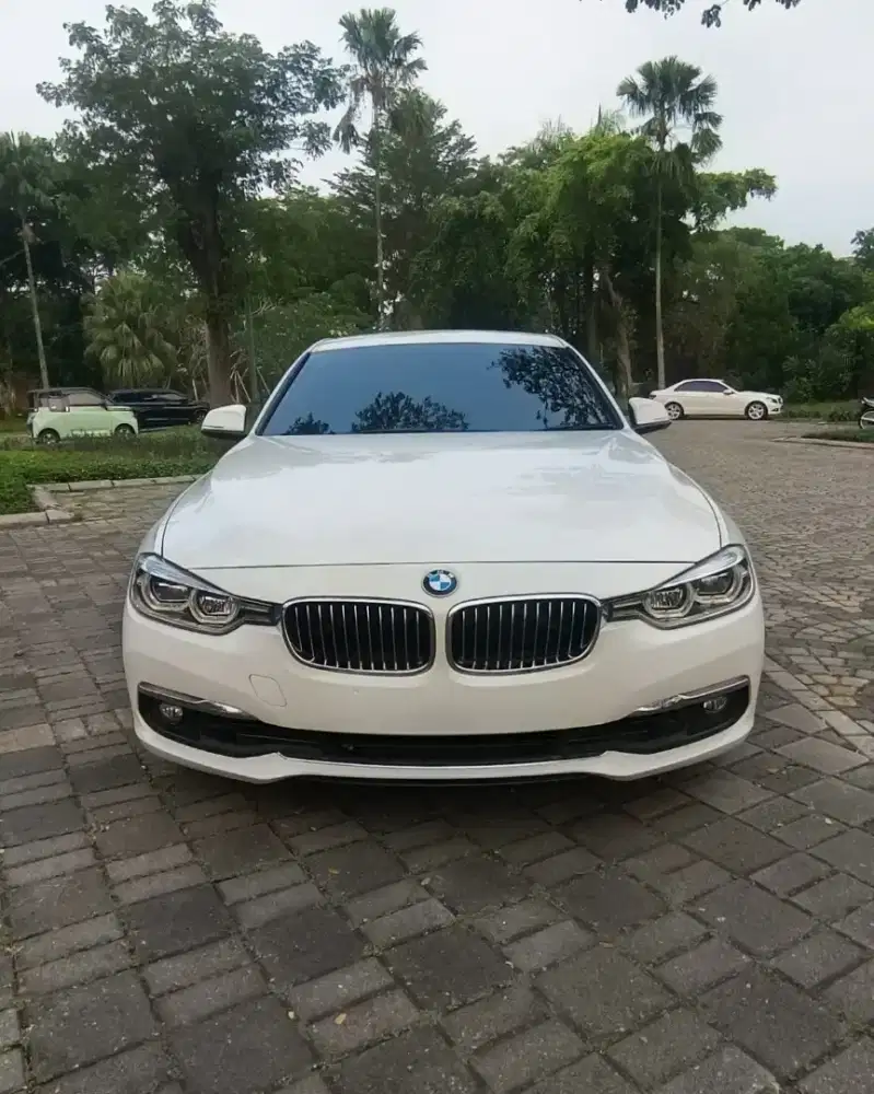 (Cash) BMW 320i F30 2018 - Low ODO 39rb Termurah