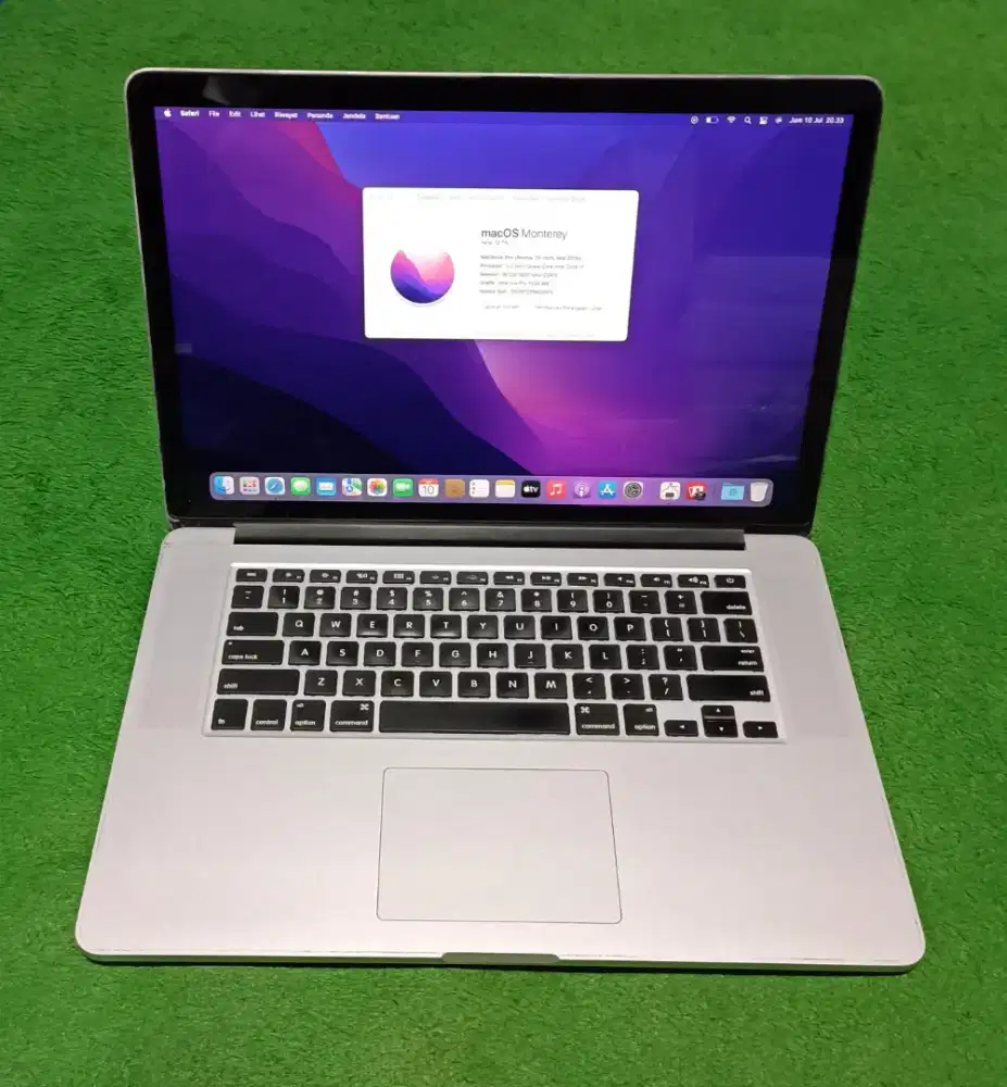 Apple Macbook Pro 2015 15inch i7 16/256 GB Silver Murah