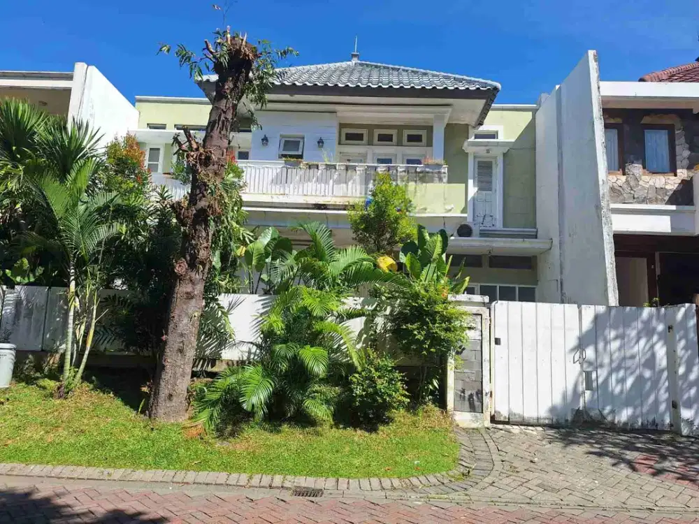 DIJUAL Rumah Depan Taman
Graha Family Siap Huni