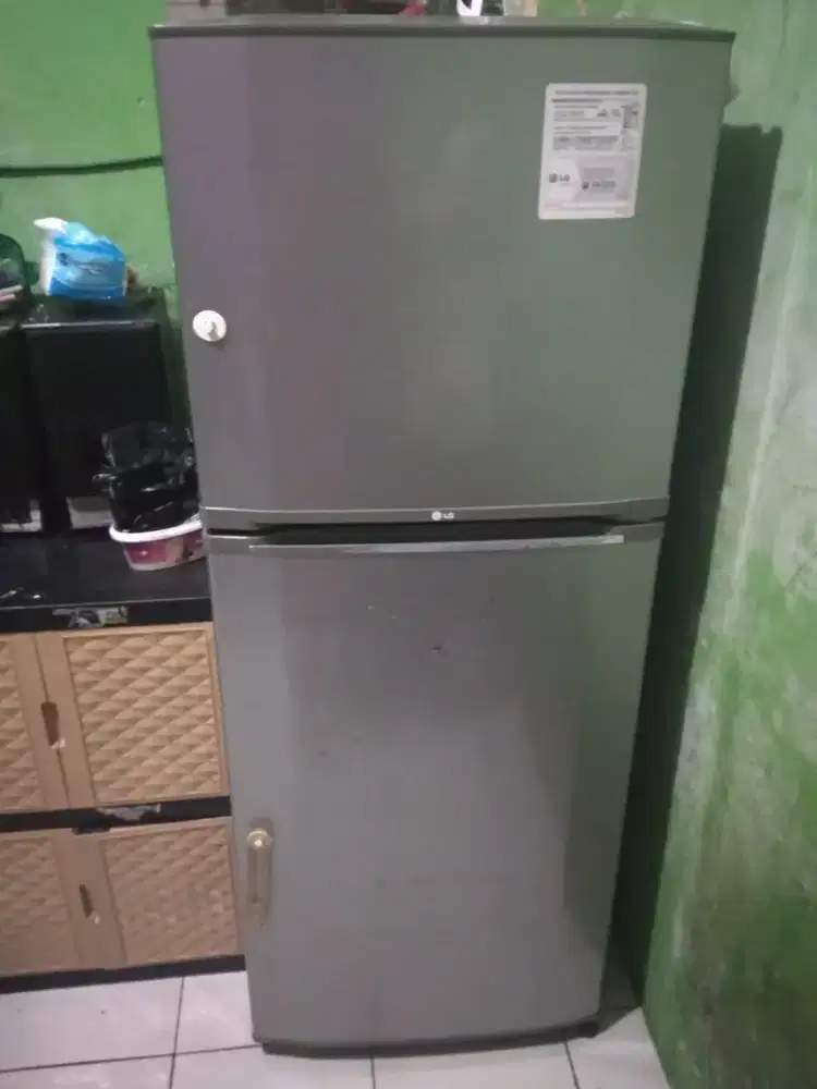 Kulkas 2 pintu merk LG