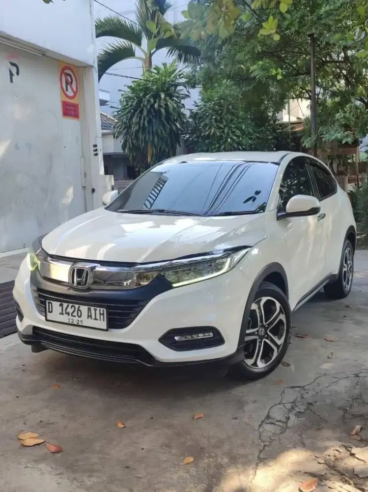 LowKm! Honda HRV SE 2019 putih special edition bandung