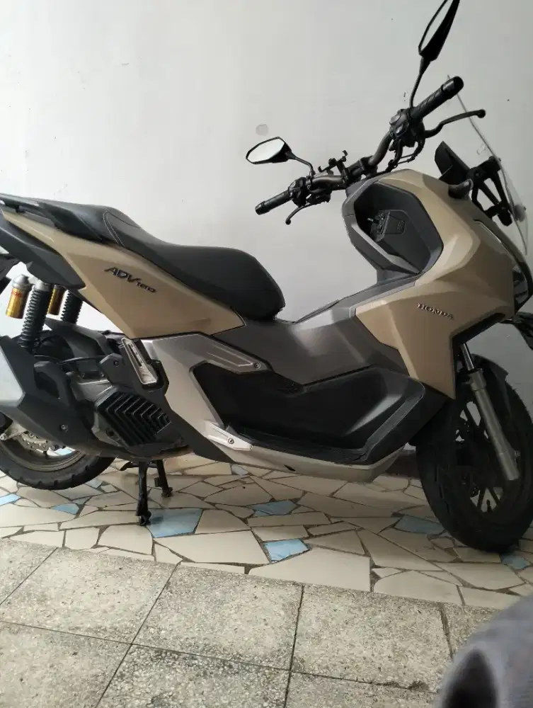 Honda Adv 2024 160 ABS Coklat