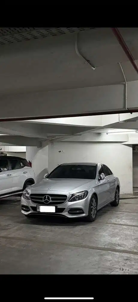 Mercedes-Benz C200 2015 Bensin