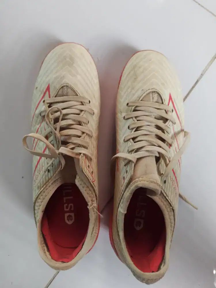 Sepatu anak preloved