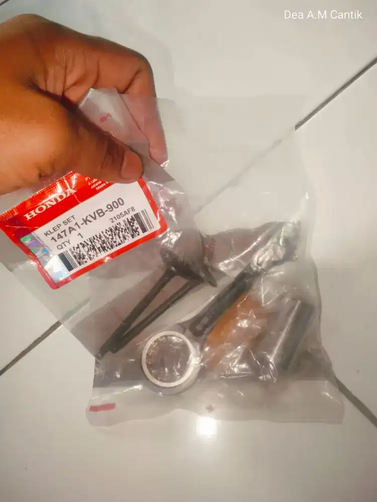 STANG SEHER DAN KLEP HONDA VARIO 110 KARBU ORIGINAL HONDA CENGKARENG