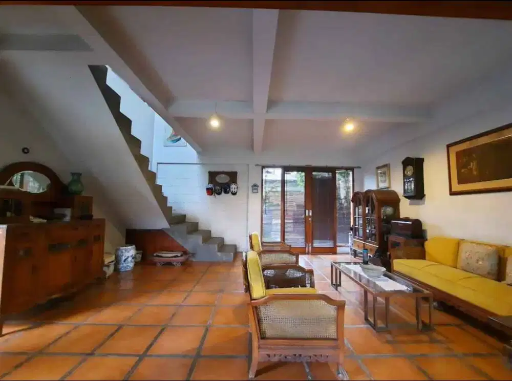 DIJUAL RUMAH ASRI LUAS DI CIGADUNG, KOTA BANDUNG