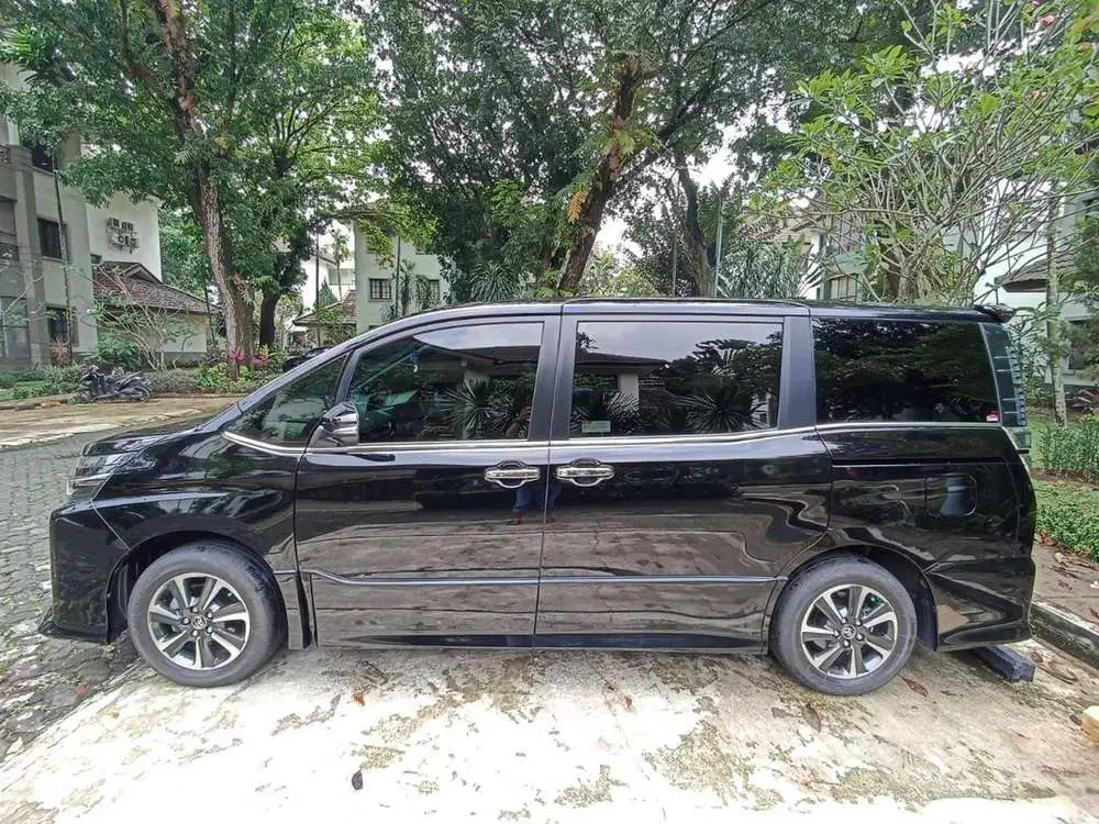Toyota Voxy 2018 Bensin