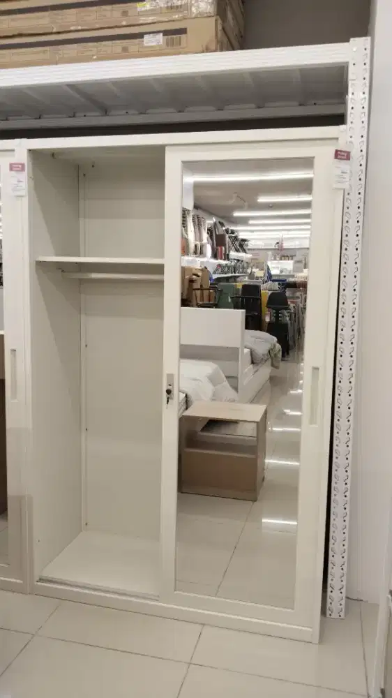 Lemari Metal Alexis 120