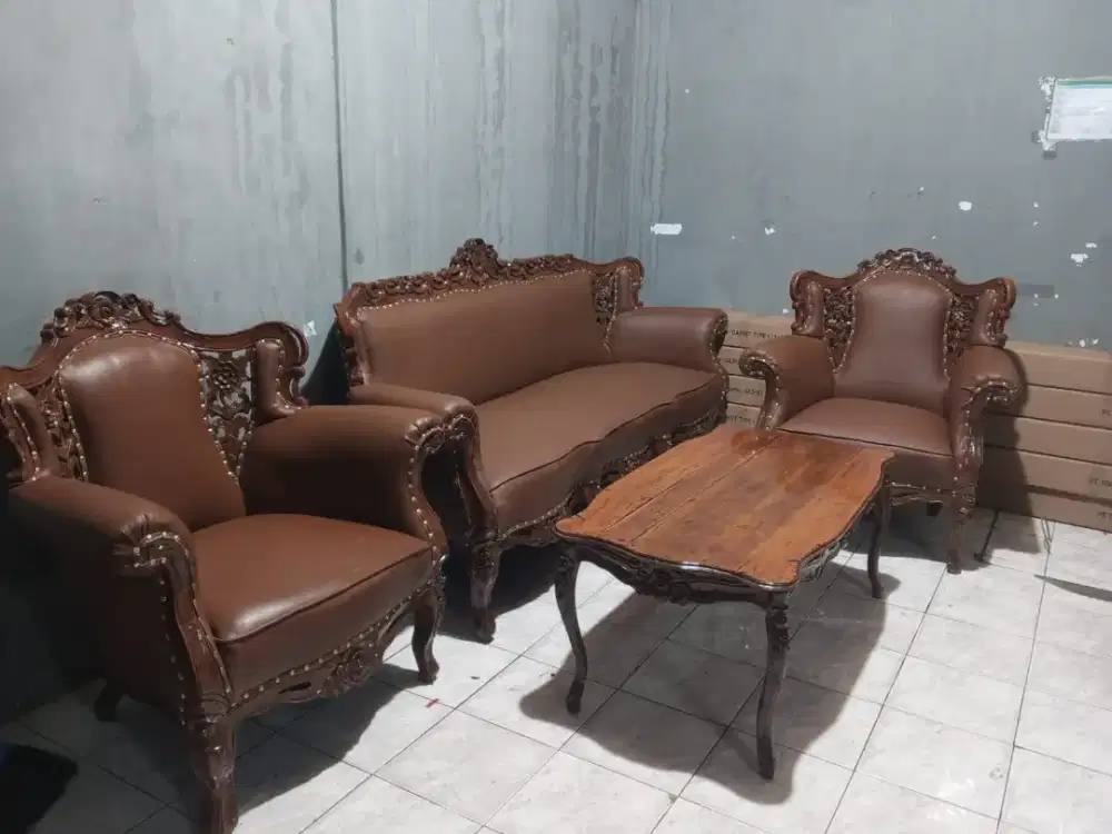 Sofa ukiran, minimalis