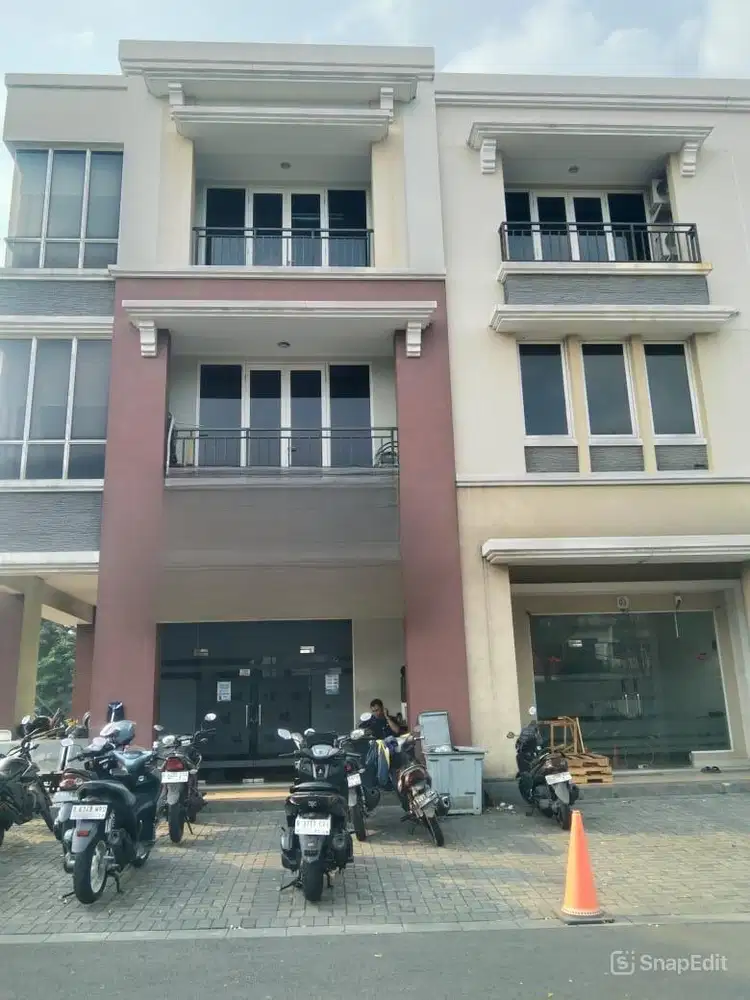 Ruko hoek 3 lantai di gading serpong 90jt/thn - nego