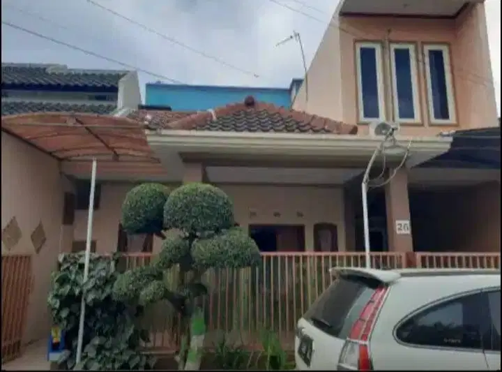 Dijual Rumah 2 Lantai Strategis dekat alun2 kota malang