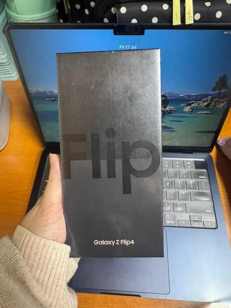 BNIB Samsung Galaxy Z Flip 4 Pink Gold 256GB