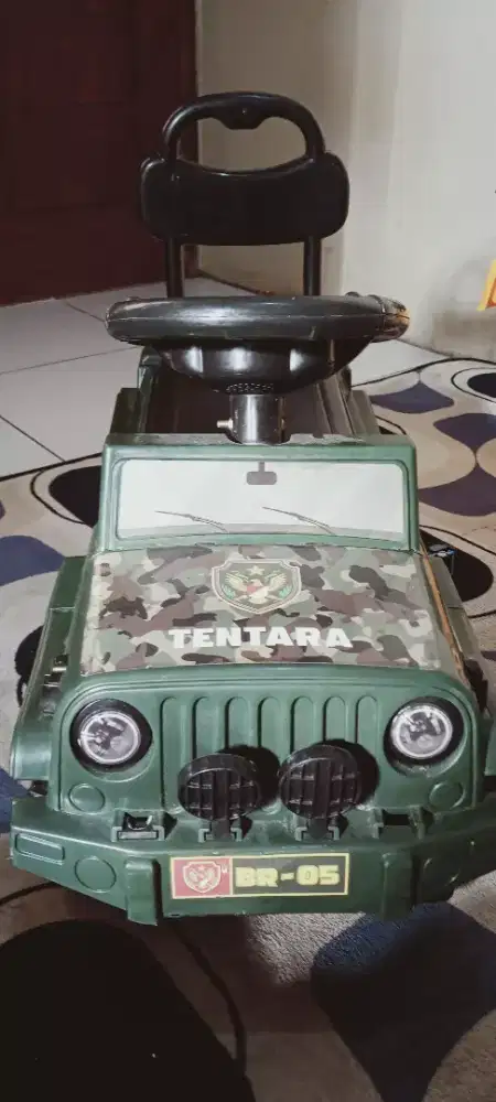 Mainan mobilan anak