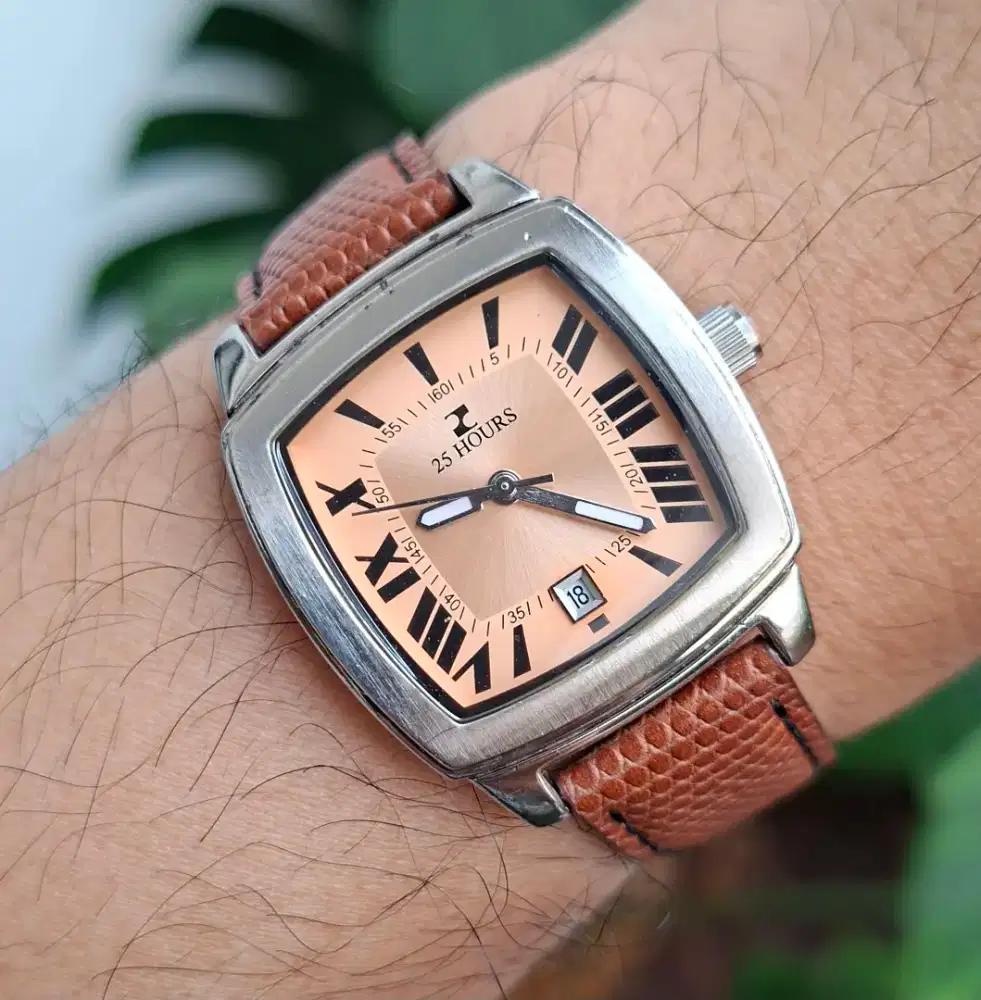 25 hours tank roman dial