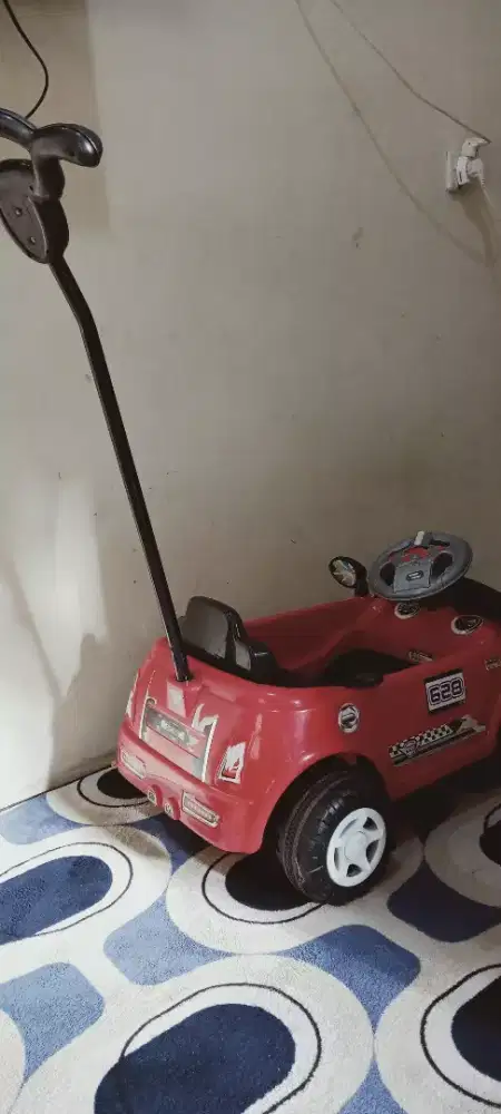 Mainan mobilan anak dorong