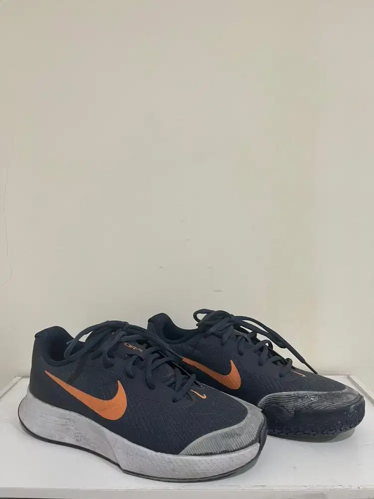 Beli 1 Gratis 2. Sepatu
