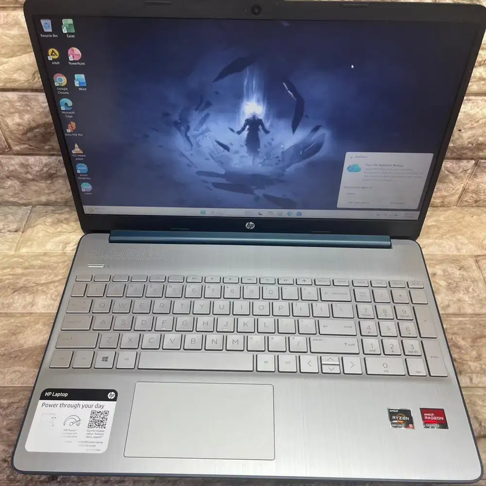 LAPTOP HP 15-EF2126WM RAM 8GB SSD 256GB