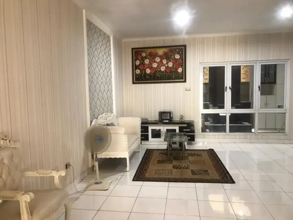 RUMAH CANTIK MURAH !!! dekat akses Tol di Kota Wisata Cibubur