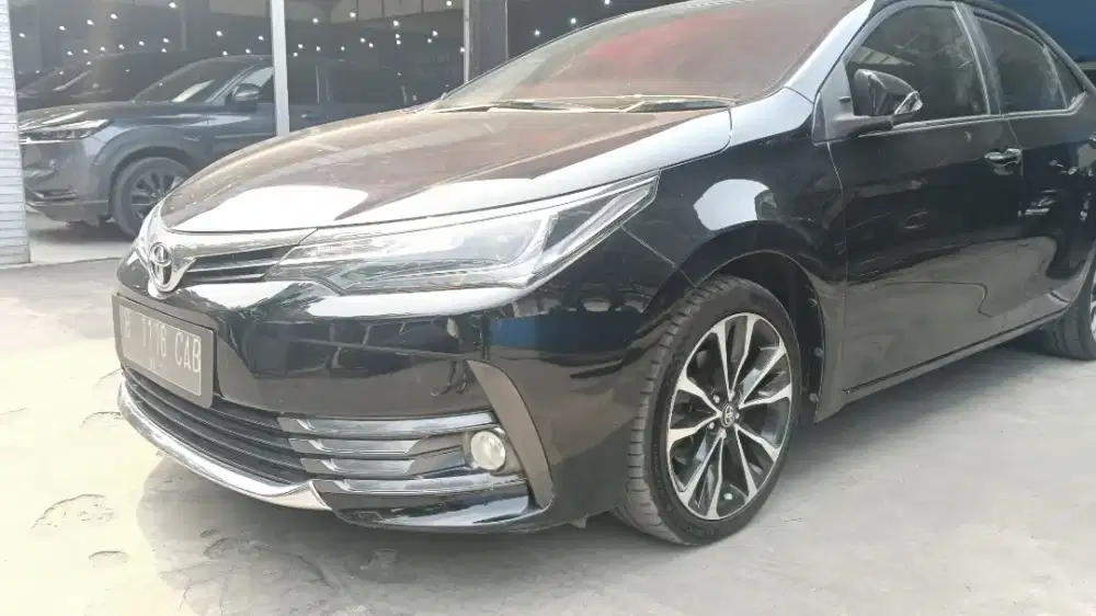 Toyota Corolla Altis 1.8 V Facelift At 2017