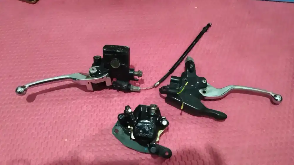 Kaliper rem depan Honda lengkap