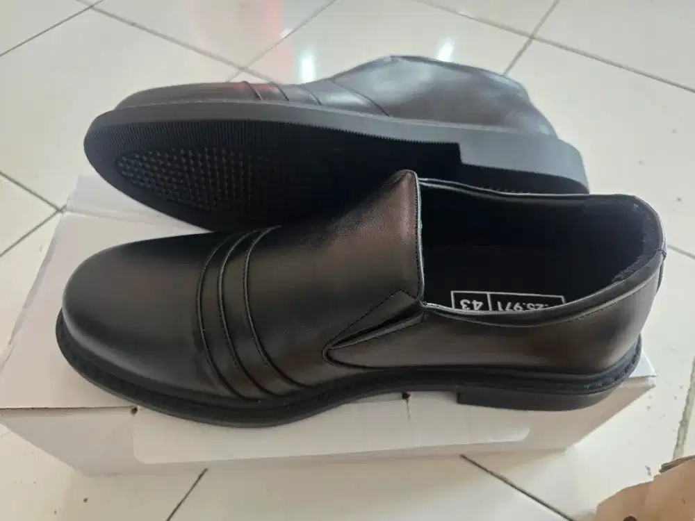 Jual Sepatu kondisi baru