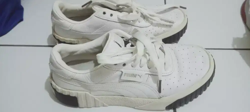 Sepatu anak UK 36