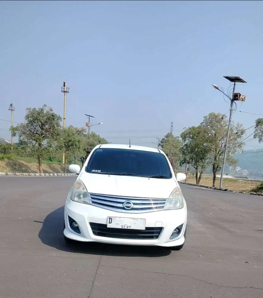 Nissan Grand livina 2012 Bensin