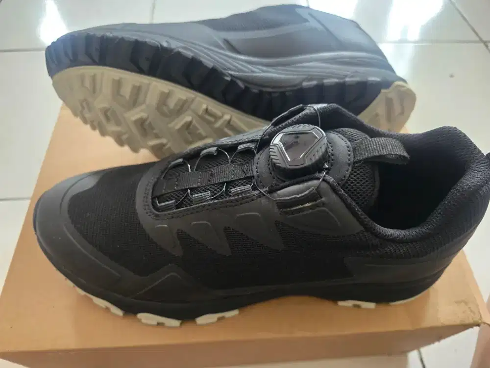 Sepatu Kondisi Baru