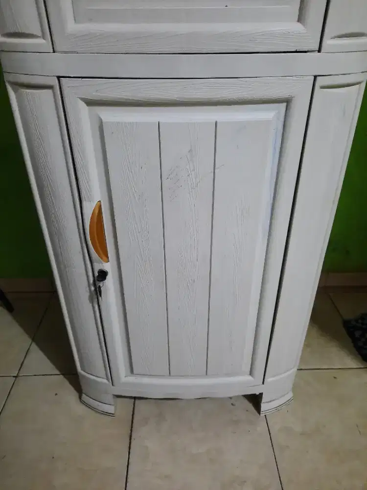 Lemari napoly bongkar pasang