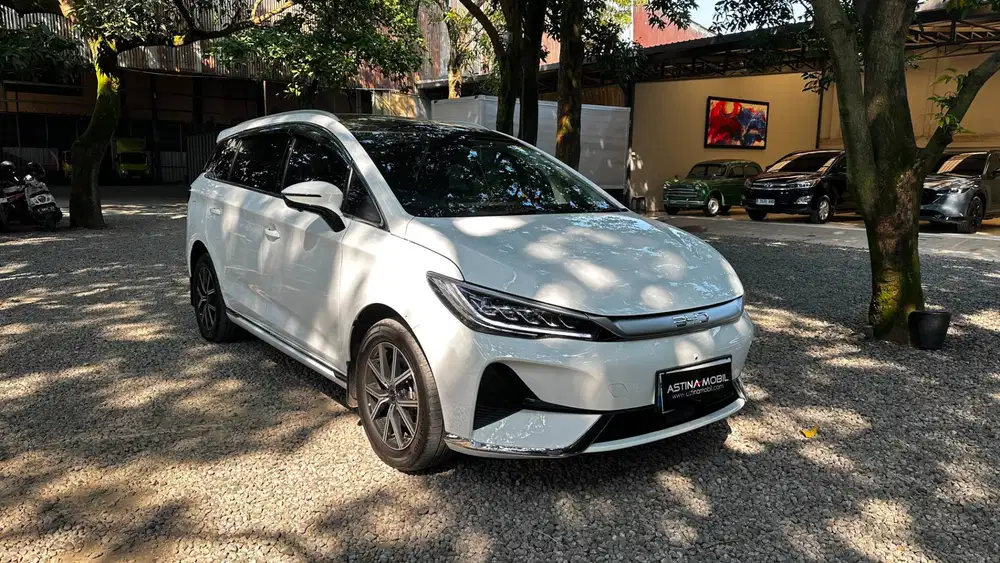 BYD M6 SUPERIOR AT PANORAMIC 2024