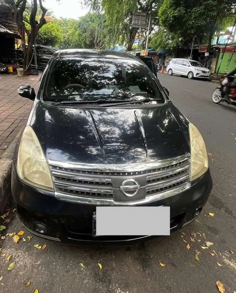 Nissan Grand livina 2010 Bensin