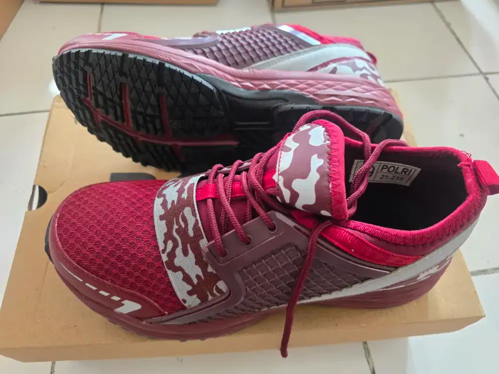 Jual sepatu olahraga 2 Pasang