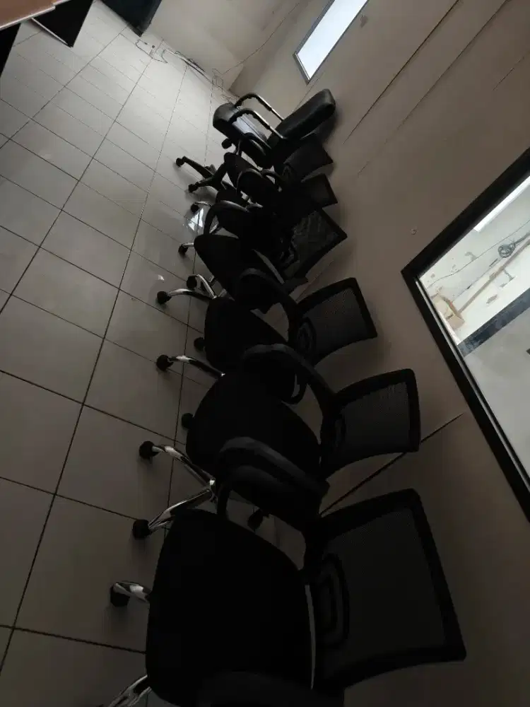 KURSI INFORMA KANTOR LIKE NEW