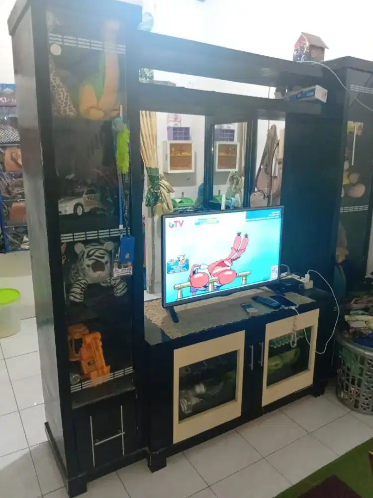 DIJUAL BUFET TV RUANG TAMU